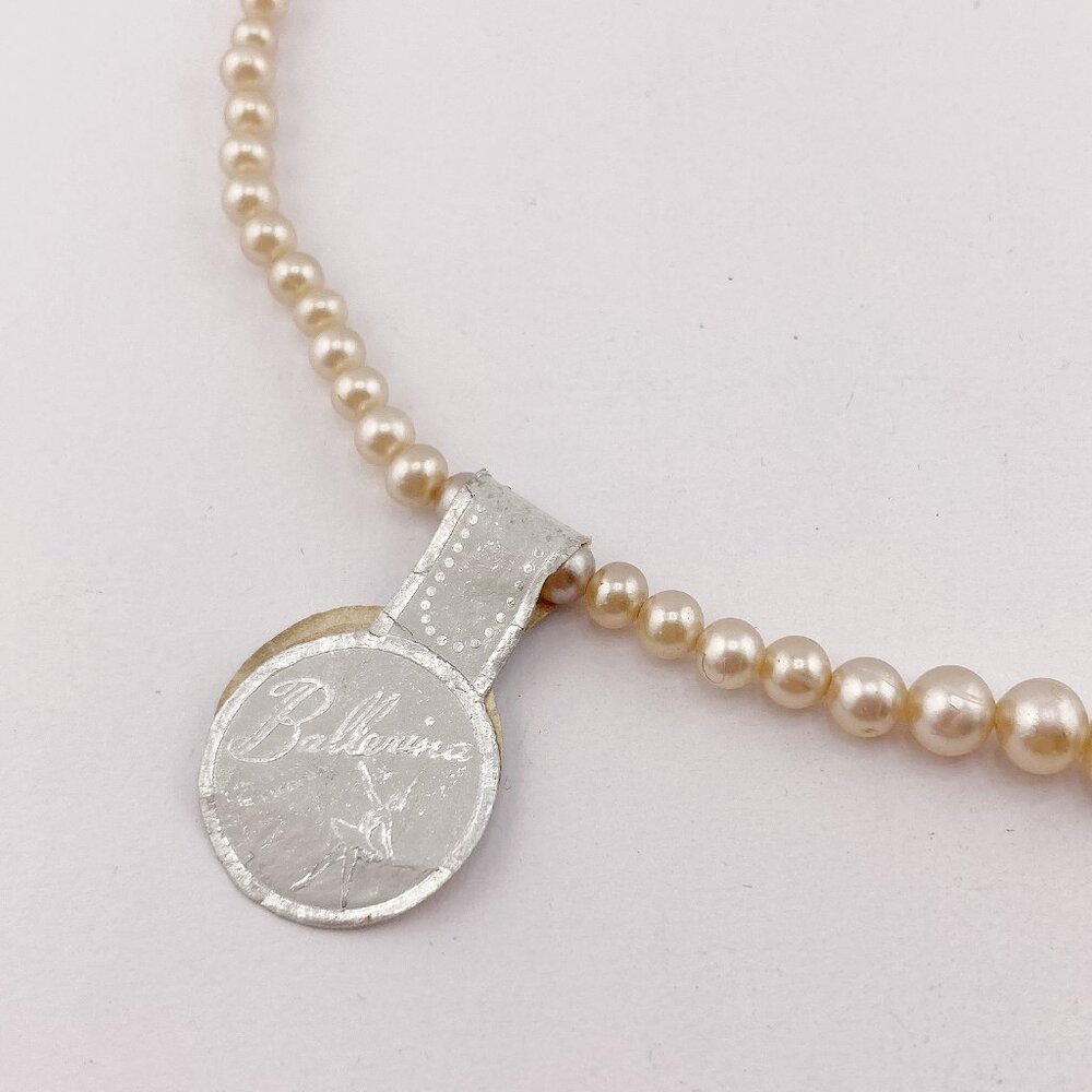 BALLERINA Vintage deadstock dark cream ivory graduated faux pearl necklace NWT - Picture 9 of 11